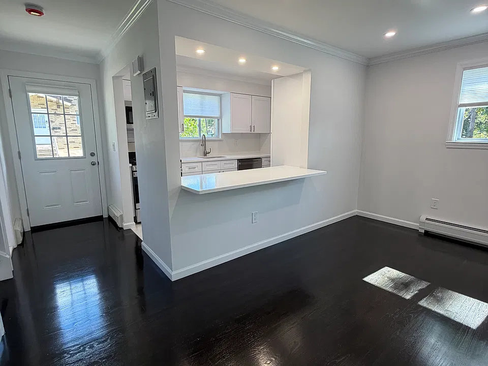 14 Central Dr #1