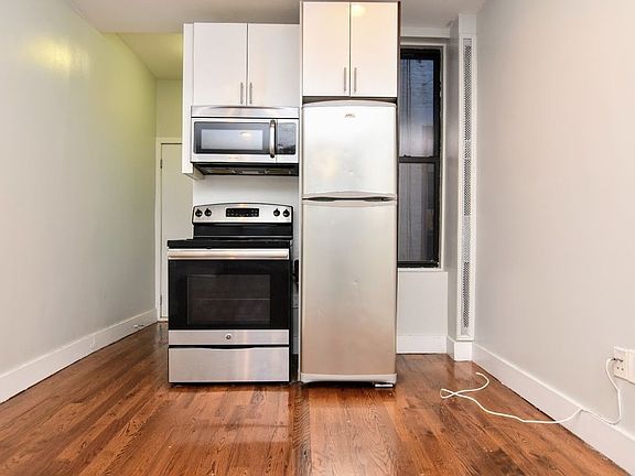 3rd image of 523 W 156th St APT 2D