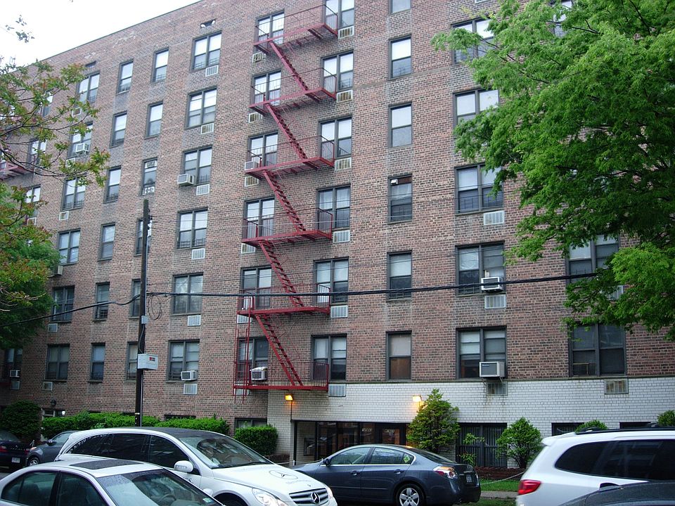1st image of 14943 35th Ave APT 2H
