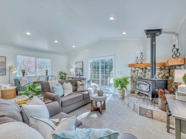 17209 McGuffie Rd, Salinas, CA 93907