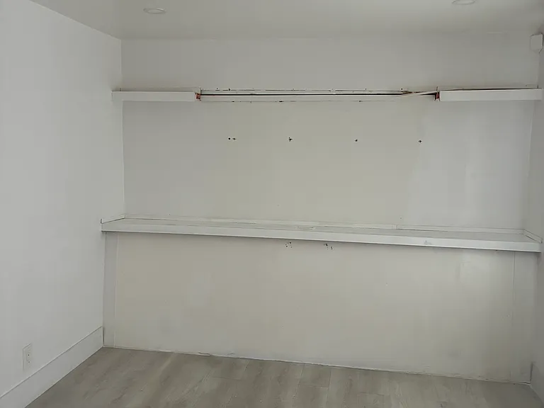 802 SW 1st Ct — Photo 11
