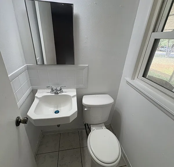 224 Pine Ave — Photo 7
