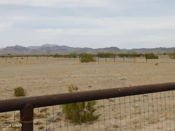 42127 Harms Way, Salome, AZ 85348