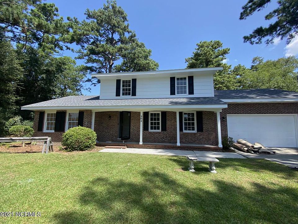 1st image of 904 Oxford Dr