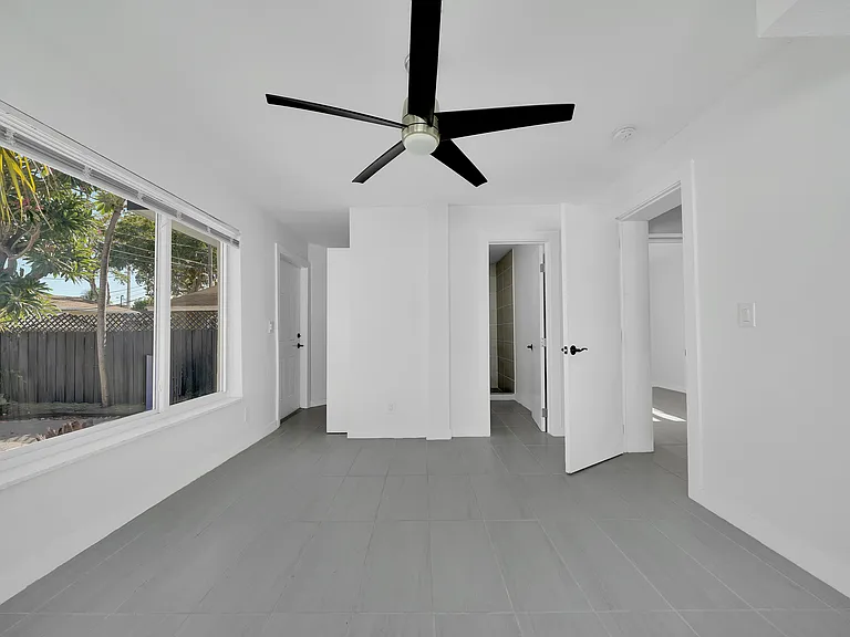 1108 NE 16th St — Photo 24
