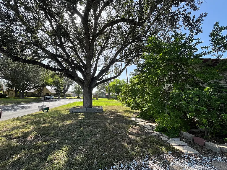 118 E Tulip Ave — Photo 32
