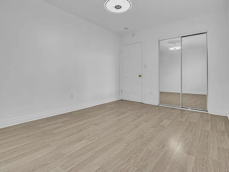 1672 N Soto St — Photo 21