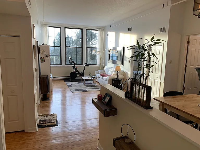 72 Maple Street — Photo 9