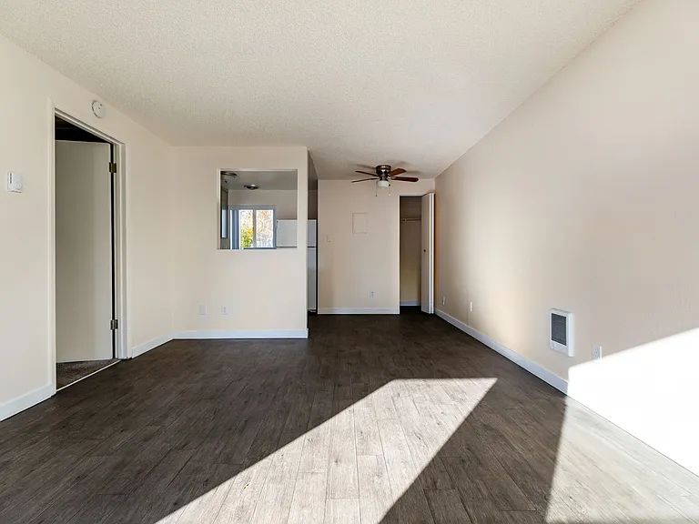 Scottsdale Park Apartments — Photo 11