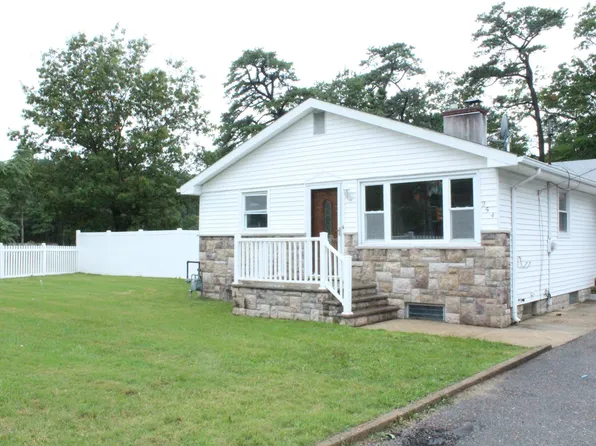 254 Admiral Ave, Beachwood, NJ 08722