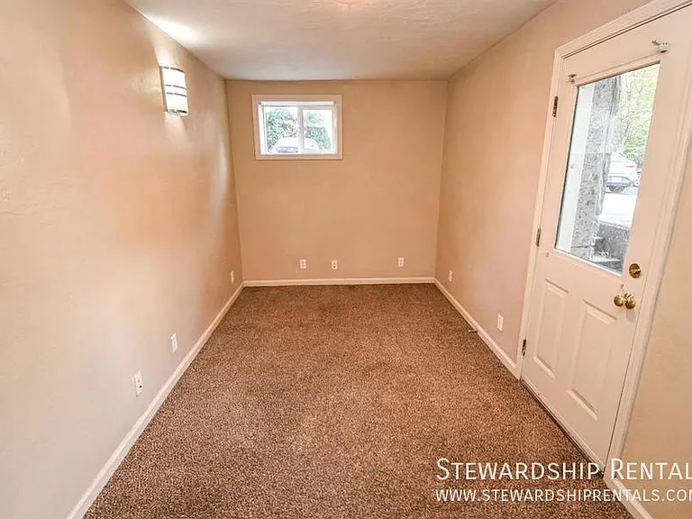 1825 Harris St #1 — Photo 8
