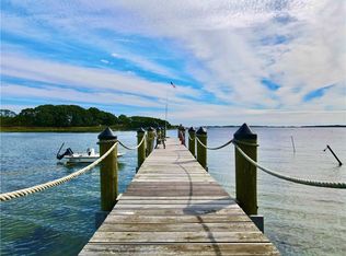 71 Wolcott Ave, Stonington, CT 06378