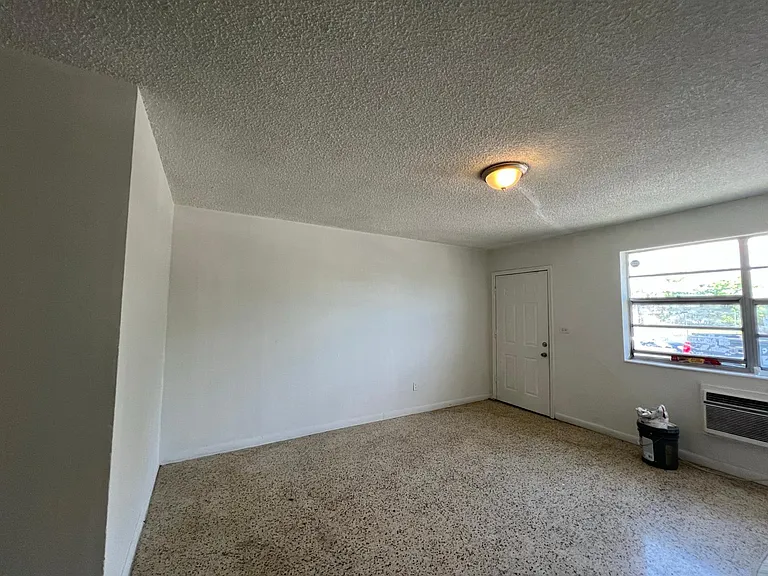 405 Ali Baba Ave — Photo 1