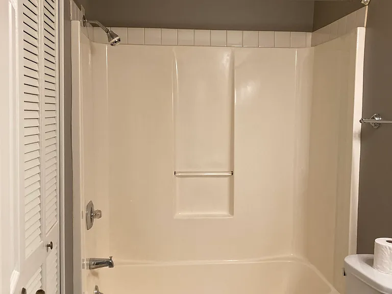 1407 Liberty Dr #1407 — Photo 5