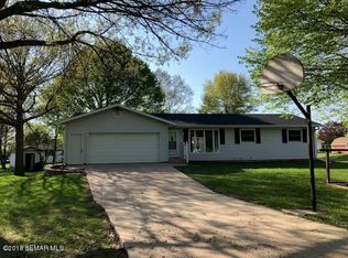 216 Nelson Ct, Caledonia, MN 55921