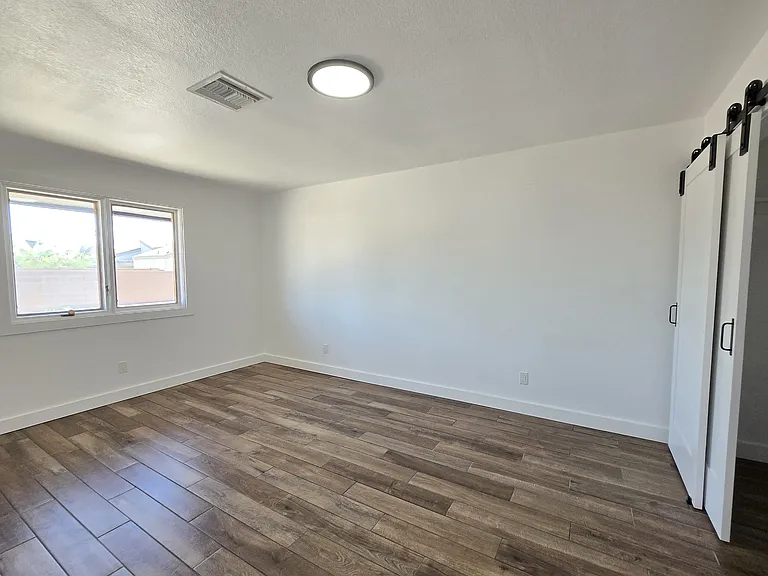 1731 E Redfield Rd — Photo 16