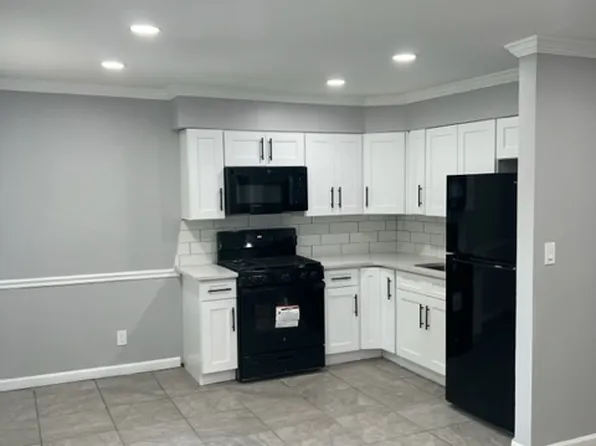 254 Stewart Ave #2B, Hempstead, NY 11550
