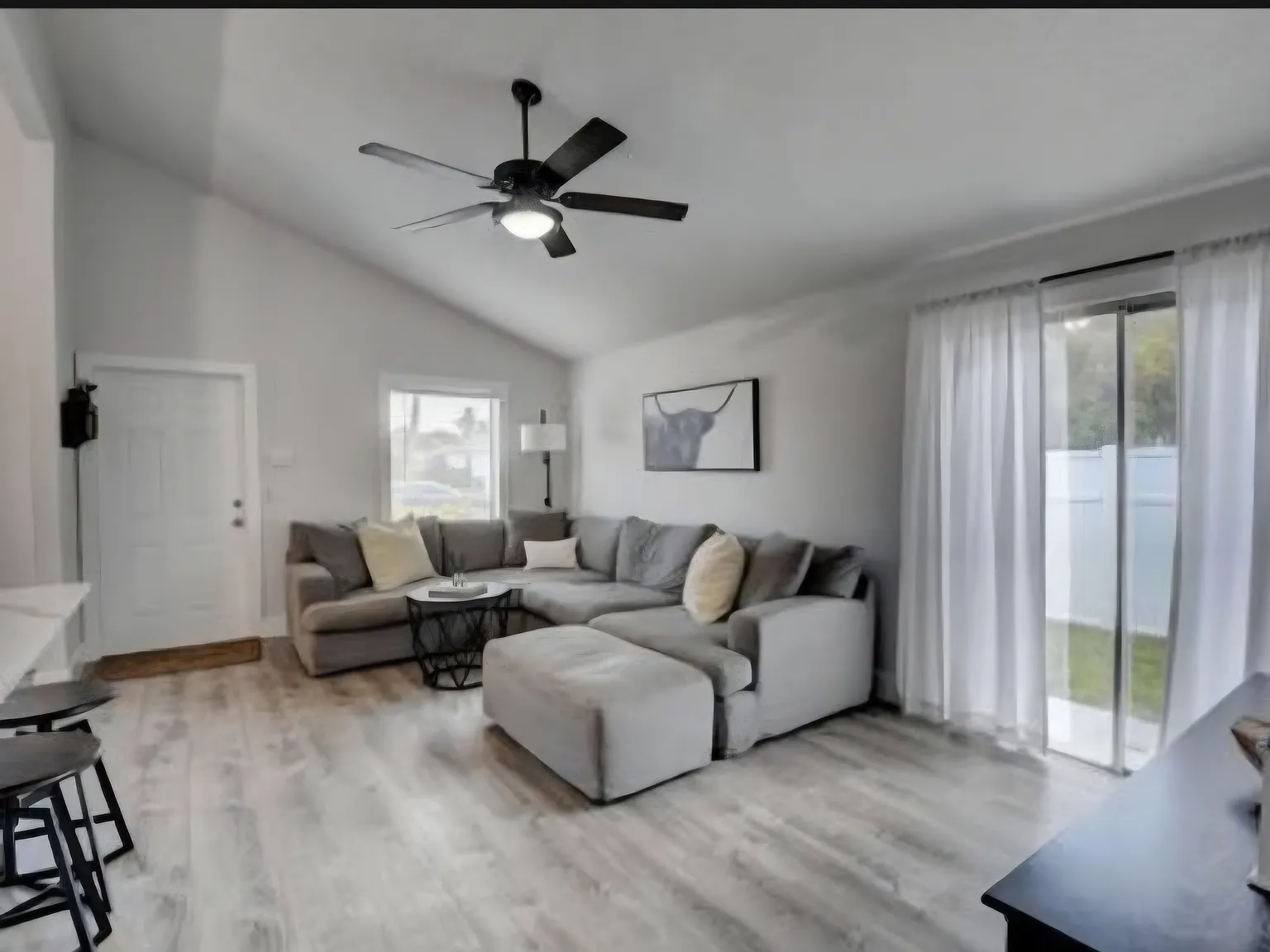 3 bed, 1288 sqft, $3,400 — Photo 4