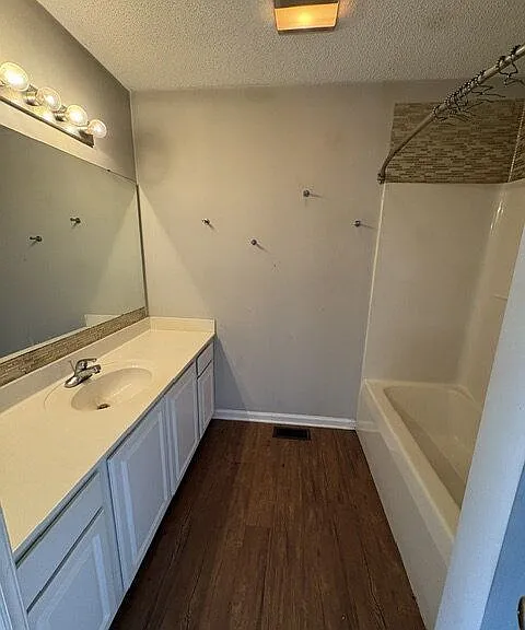 2502 Bluff View Ct #B — Photo 10