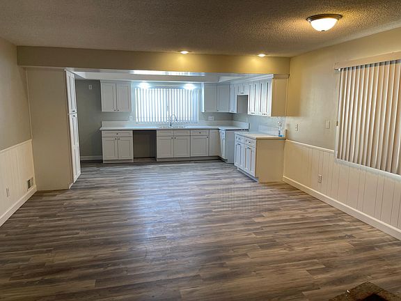 4th image of 8368 Nuevo Ave