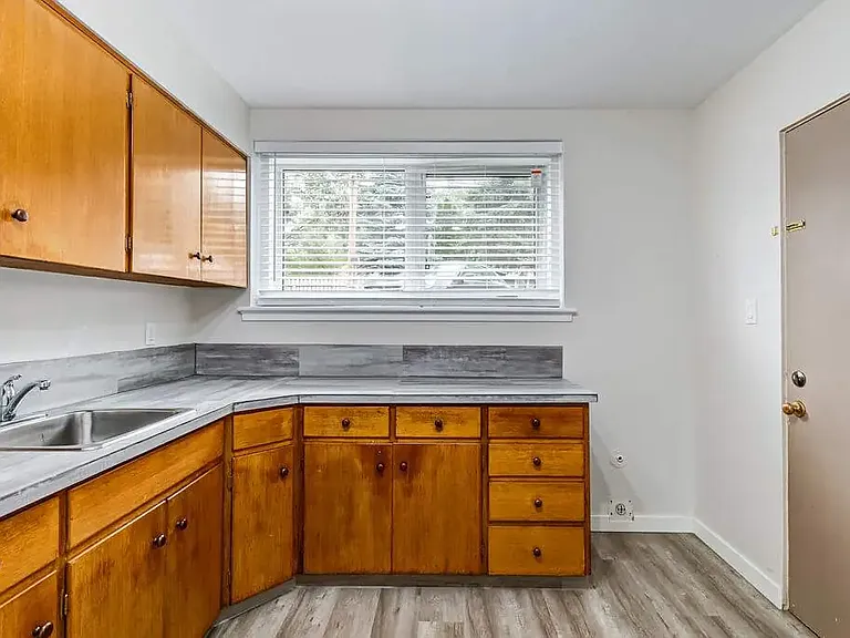 2627 Lacon St #2 — Photo 14