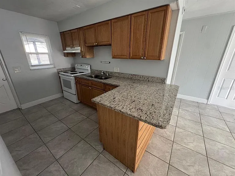 1392 King St #1392 — Photo 3