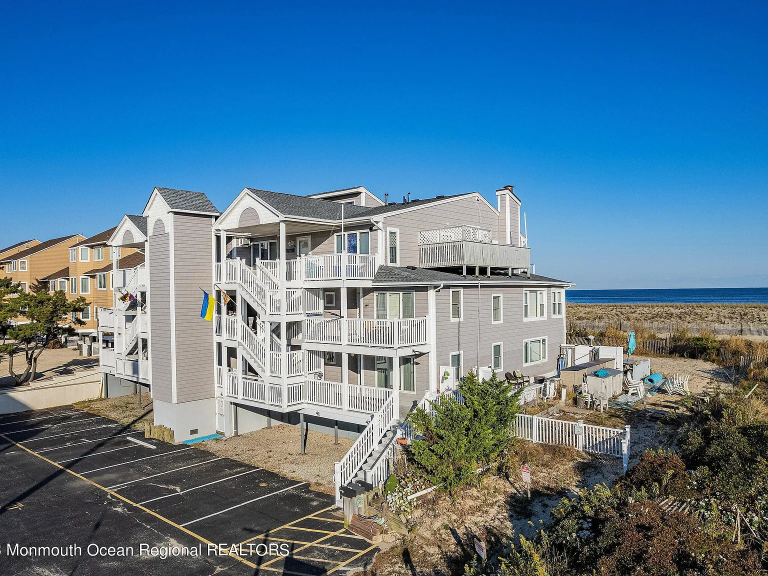 2 bed, 774 sqft, $3,100 — Photo 1