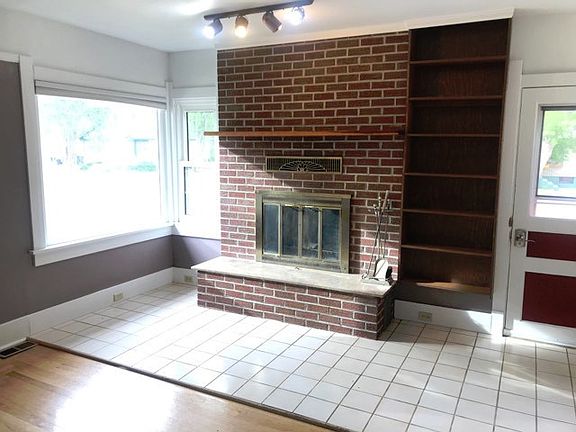 5th image of 700 E Gibbon St