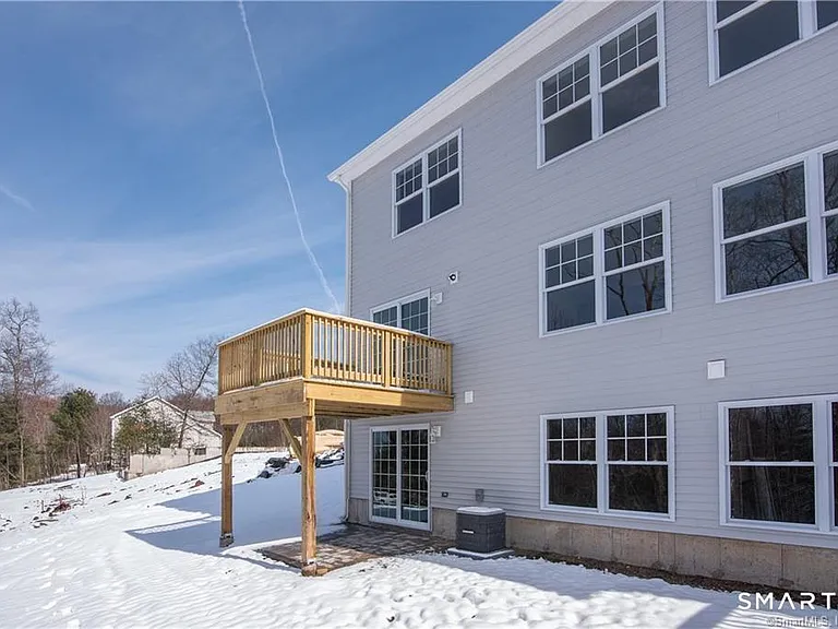 28 Woodside Broadmoor Dr — Photo 24