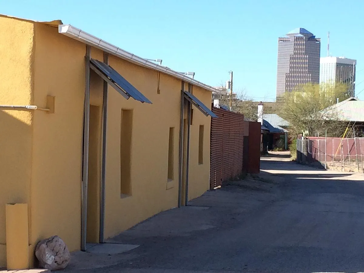560 S Rubio Ave — Photo 1