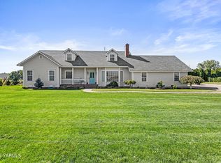 1991 Sheller Rd, Sunnyside, WA 98944