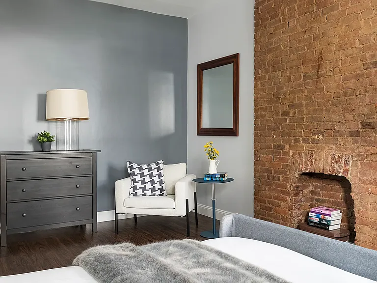 347 W 51st St #2 — Photo 8