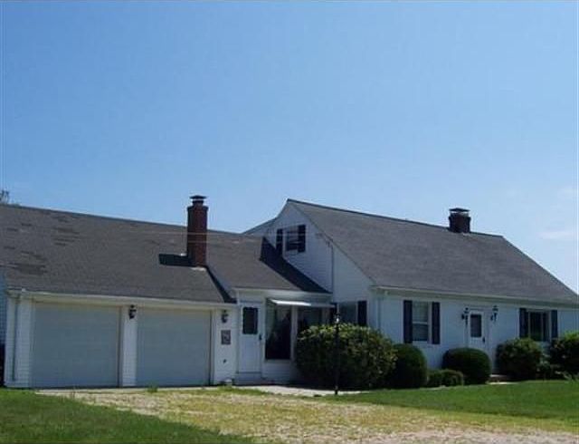 Classic cape on 2 acres