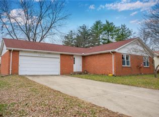 2906 Silver Fox Dr, Columbus, IN 47203