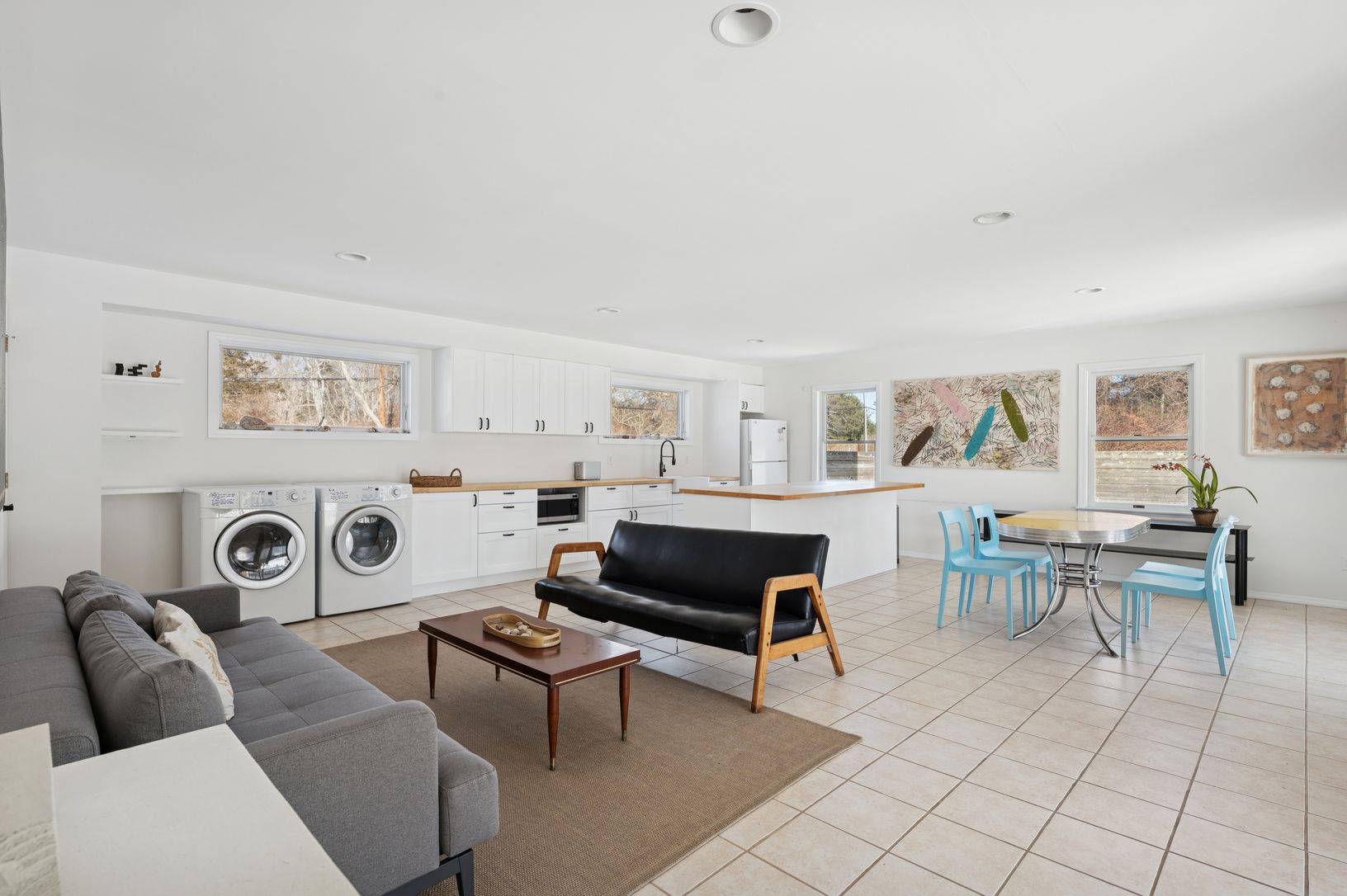  Casita Living/ Dining Area 