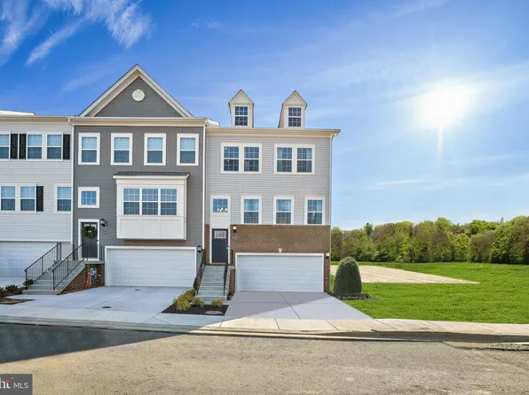 208 Birdie Ct, Pikesville, MD 21208