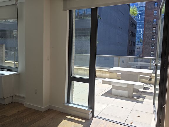 4th image of 411 35th St #8H