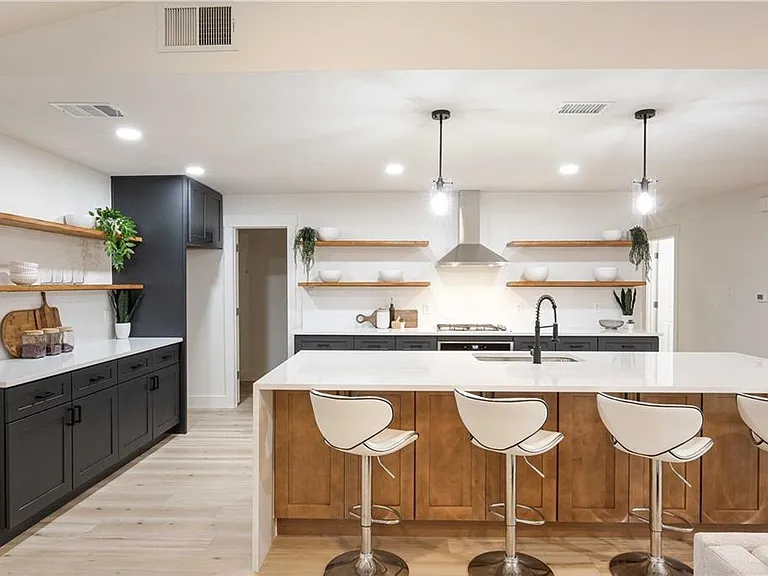 2508 Aldford Dr — Photo 6