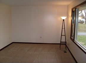 5th image of 398 Lynnwood Dr