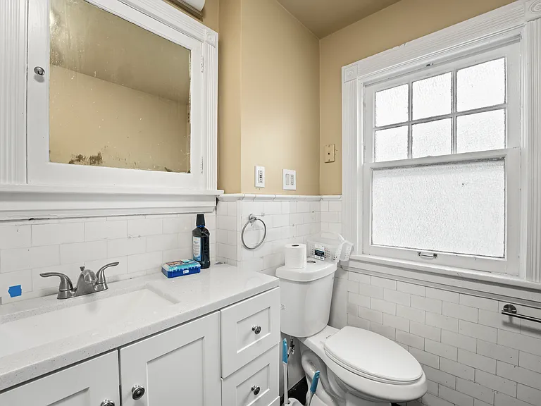 2460 Euclid Heights Blvd #2 — Photo 4