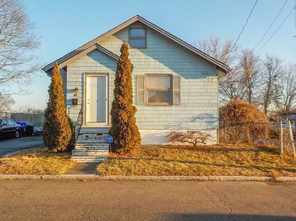 88 Wilmarth Ave, East Providence, RI 02914