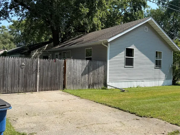 1376 Kingsporte Ln, La Porte, IN 46350