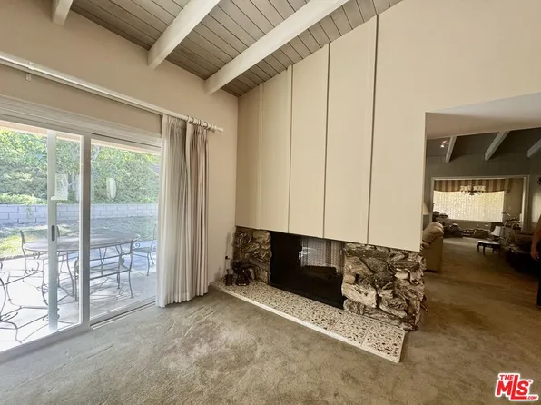4615 El Caballero Dr, Tarzana, CA 91356