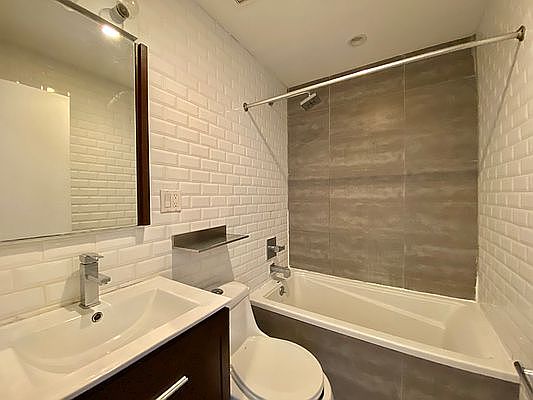 3rd image of 222 Bushwick Ave APT 4L