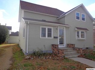 188 3rd St SE, Wells, MN 56097