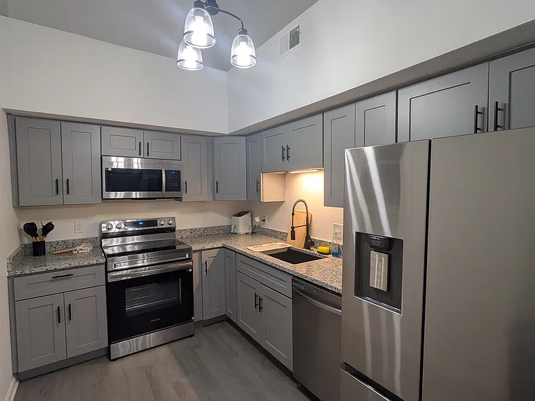 5626 Carisbrooke Ln — Photo 3