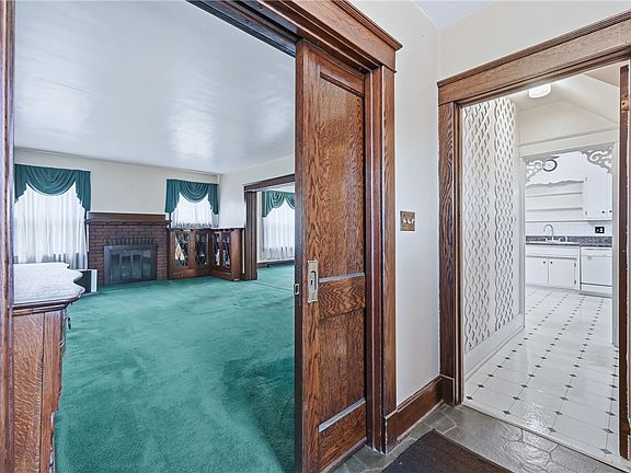 5th image of 896 Alcoma St