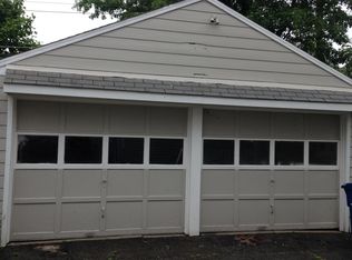 2079 Lewis Dr, Lakewood, OH 44107