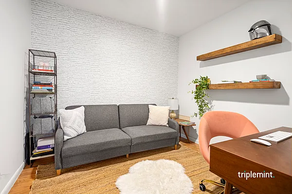 Sold by Triplemint | media 7
