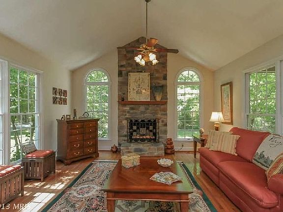 5th image of 8201 Waterford Dr